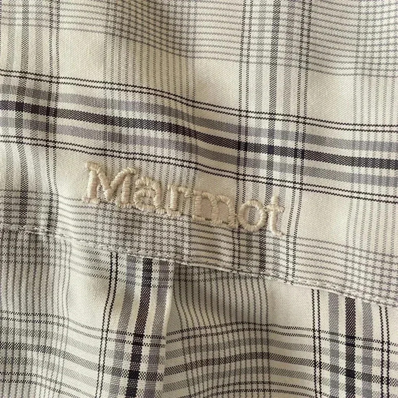 Marmot Mens Button Up Short Sleeve Shirt Size Large Black Gray Plaid Outdoor - Picture 3 of 7